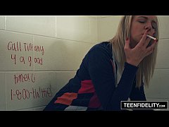 teen18+ บุหรี่กับควยชอบดูดอันไหนมากกว่ากัน นักเรียนสาวสุดเอ็กซ์โดนทำโทษจับเย็ดสดคาห้องเรียนกระเด้าหีเน้นๆ ครูควยใหญ่เย็ดมันสุดๆ